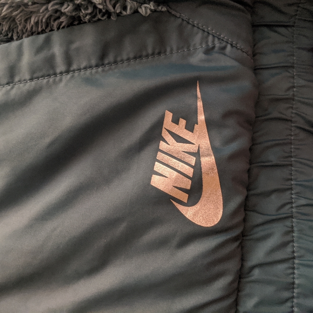 Warm jacket - Picture 3 of 3